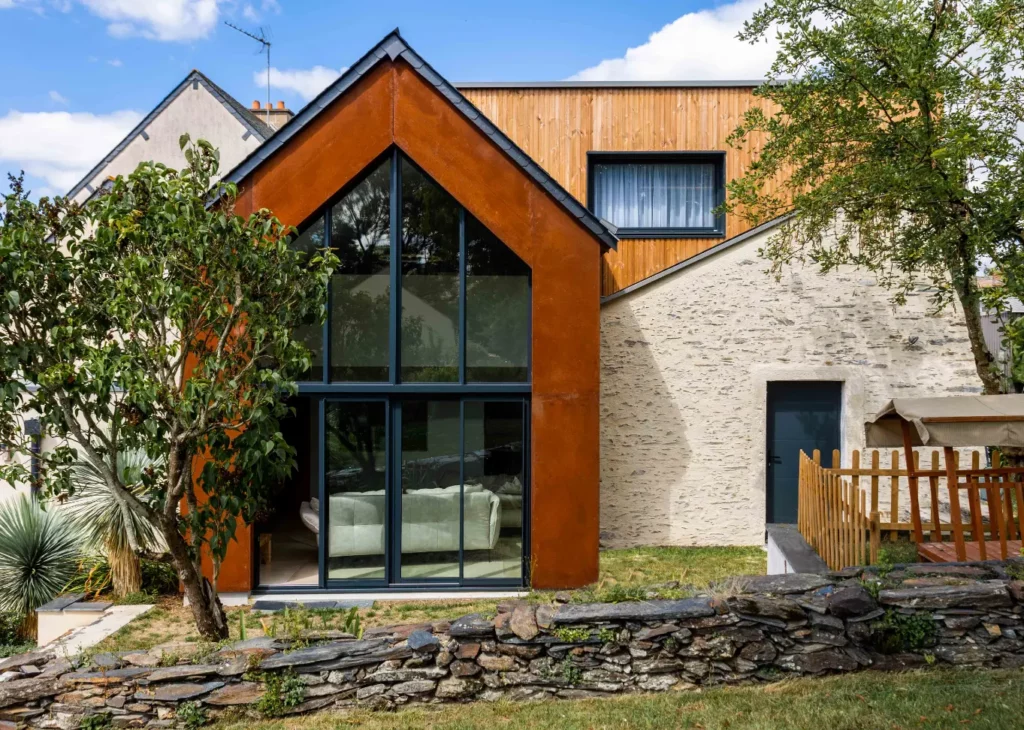 Façade en acier Corten à Angers, architecture contemporaine et sensible signée Atelier PLD.