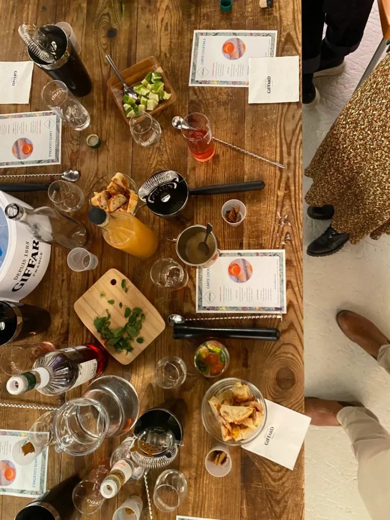 Équipe de l’atelier P.L.D. à Angers visitant l’usine GIFFARD lors d’un team building